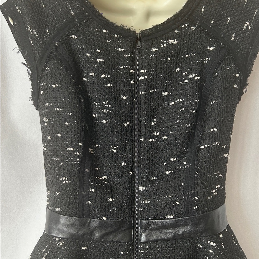 Milly Black/White Wool Tweed Fabric Sleeveless Peplum Blouse Top **Size 2** 🌺🌺 - Picture 4 of 7